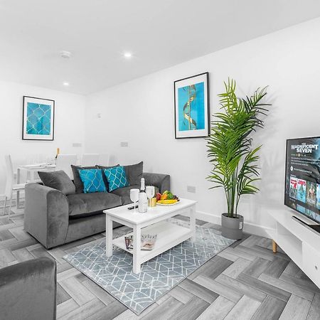 5 Bedroom House - 10 Guests - Multiple Off Street Parking - Garden - Smart Tv - Wifi - Contractors - Families - Groups Birmingham Eksteriør bilde