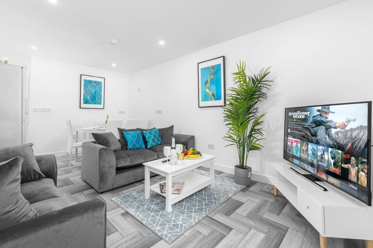 5 Bedroom House - 10 Guests - Multiple Off Street Parking - Garden - Smart Tv - Wifi - Contractors - Families - Groups Birmingham Eksteriør bilde