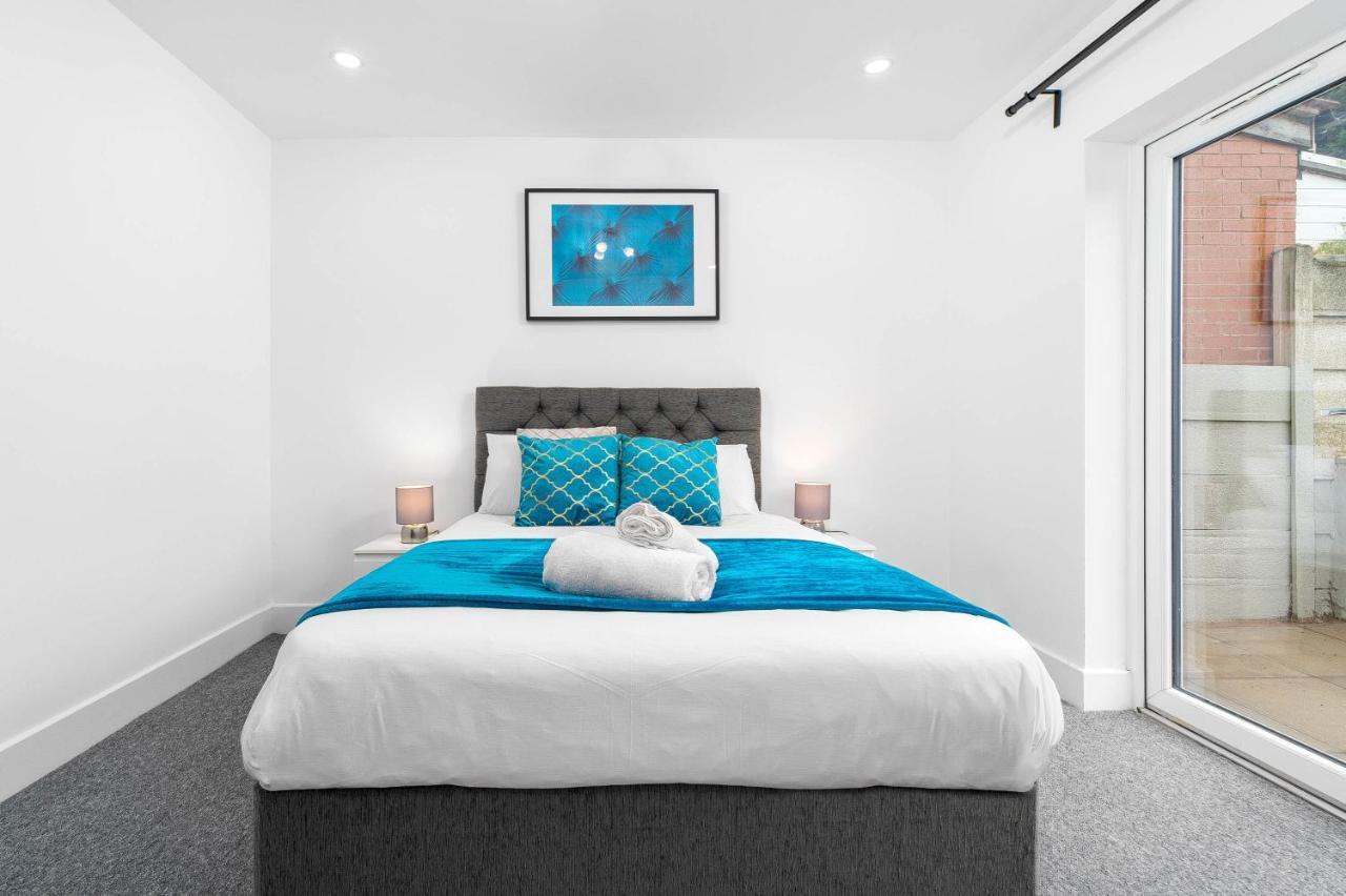 5 Bedroom House - 10 Guests - Multiple Off Street Parking - Garden - Smart Tv - Wifi - Contractors - Families - Groups Birmingham Eksteriør bilde