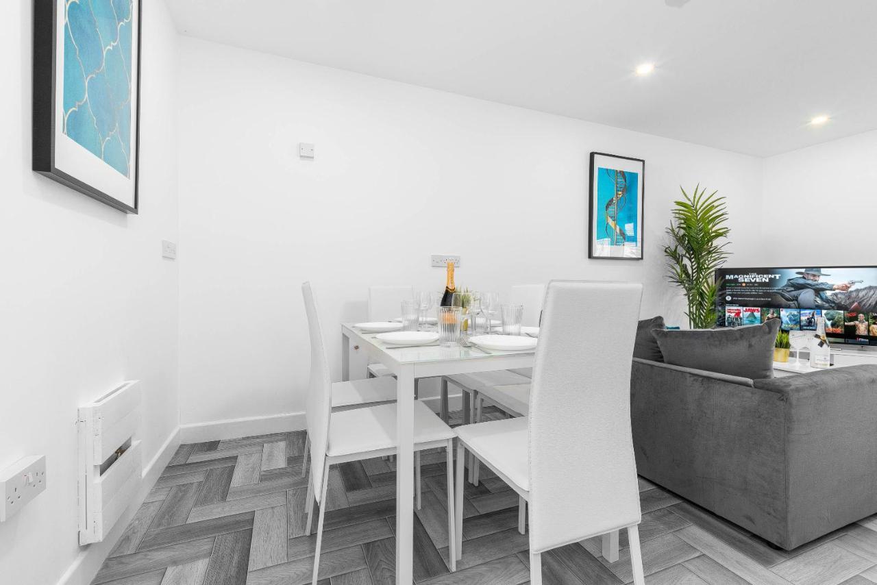 5 Bedroom House - 10 Guests - Multiple Off Street Parking - Garden - Smart Tv - Wifi - Contractors - Families - Groups Birmingham Eksteriør bilde